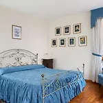 Original Home, Juliet Balcony Canal View Apartman *