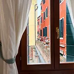 Original Home, Juliet Balcony Canal View * Velence
