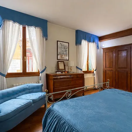 Original Home, Juliet Balcony Canal View Apartman *