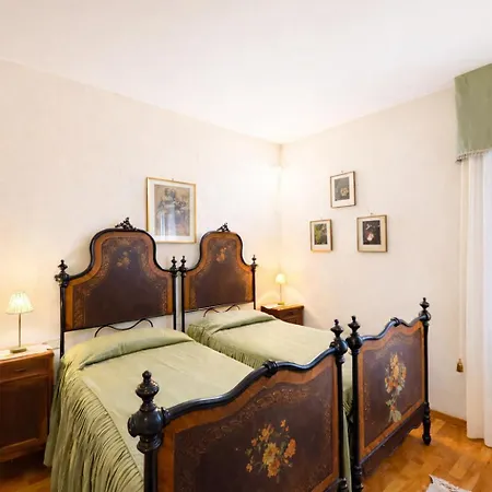 Apartman Original Home, Juliet Balcony Canal View