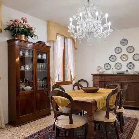 Original Home, Juliet Balcony Canal View Daire